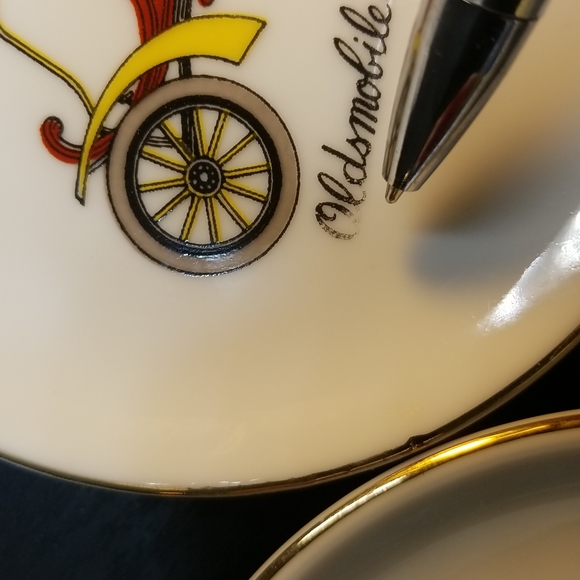 Mid Century Antique Automobile Coaters - Picture 11 of 14